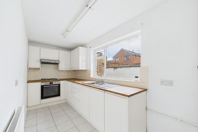 Cam01740G0-Pr0476-Still006