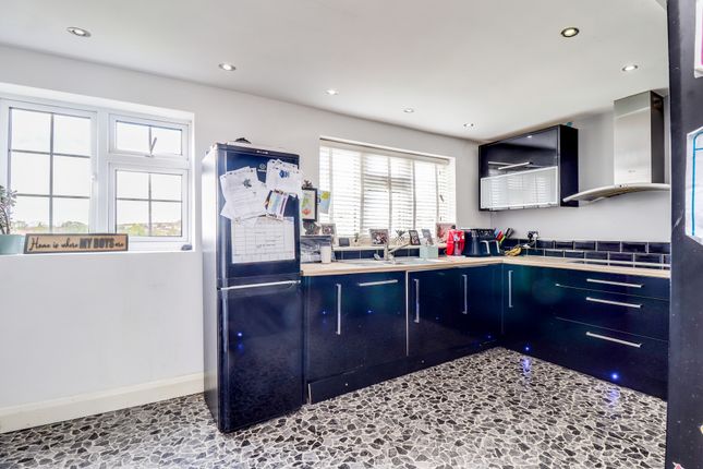 Town house for sale in Station Road, Benfleet