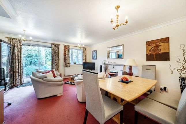 Ivybridge Close, Uxbridge photo 2