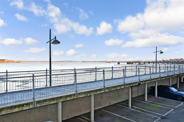 Thumbnail Flat for sale in Chichester Wharf, Erith, Kent