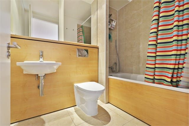 44, Farnsworth Court, London photo 4