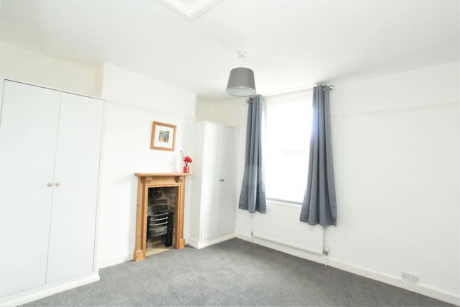 119, Molesey Road, Hersham Village photo 5