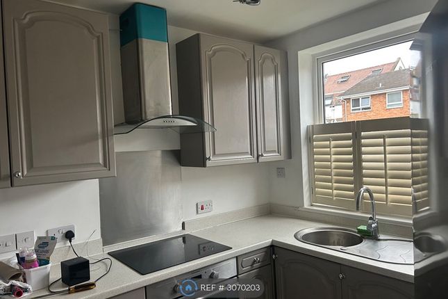 Hewgate Court, Meadow Road, Henley-On-Thames photo 5