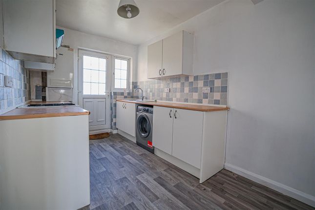 25a, Lawn Lane, Hemel Hempstead photo 4