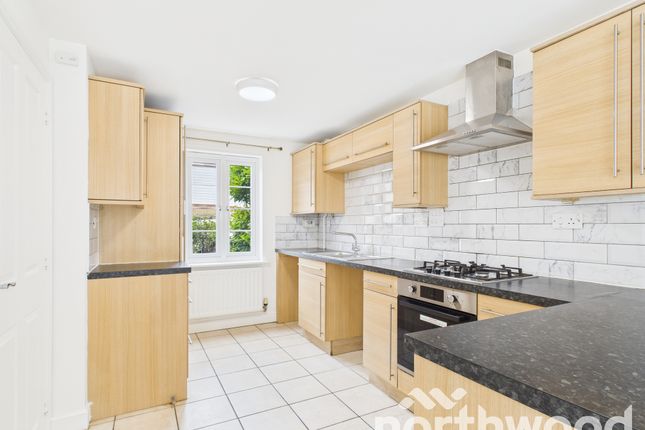 39, Swaffer Way, Ashford photo 3
