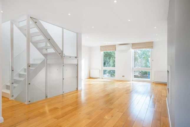 Town house for sale in Brocas Close, London