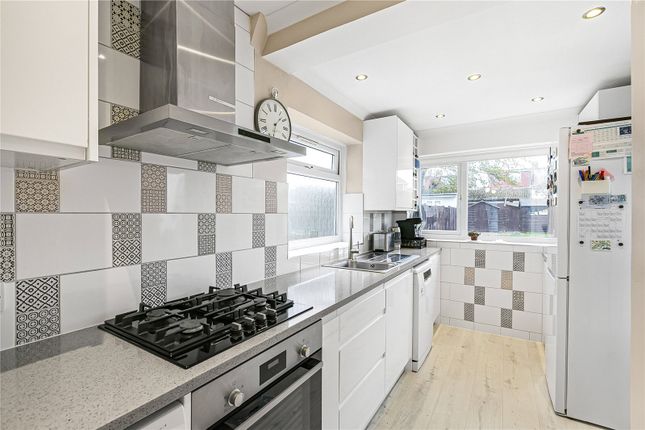 39, Connaught Avenue, Hounslow photo 3