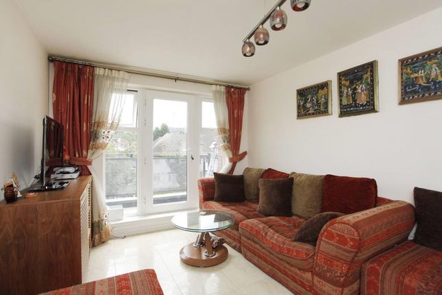 Thumbnail Flat to rent in Greyhound Hill, Hendon