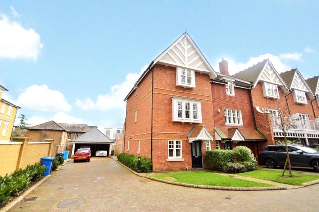 Thumbnail Semi-detached house to rent in Folly Hill Gardens, Maidenhead, Berkshire