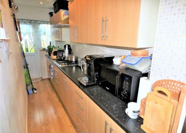 29, Fairholme Crescent, Hayes photo 2