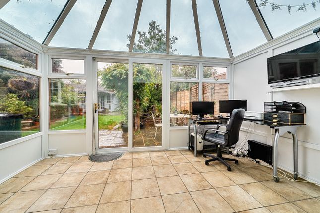 Crowthorne Road, Berkshire photo 3