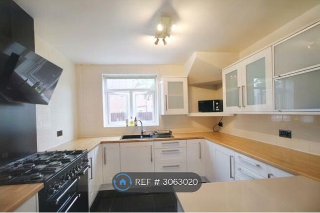 Motcombe Road, Gatley, Heald Green, Cheadle photo 2