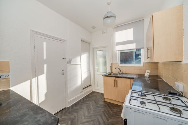 82 Aisthorpe Road, Sheffield photo 2