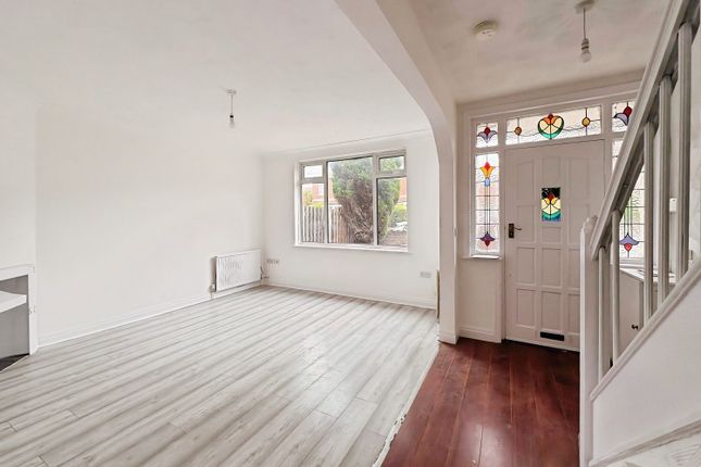 5, Waincliffe Mount, Leeds photo 2