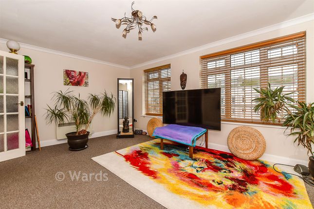 Hume Court, South Road, Hythe photo 3