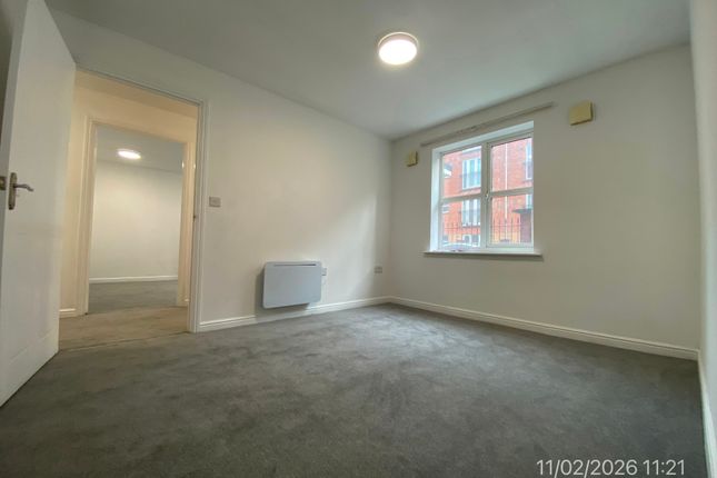 11 Headington Place, Slough photo 3