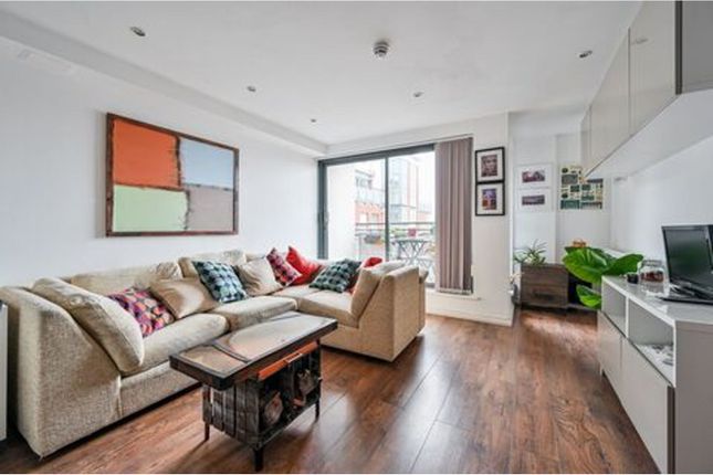 Flat 24/Butterfield House,, Berber Parade, Greenwich photo 2