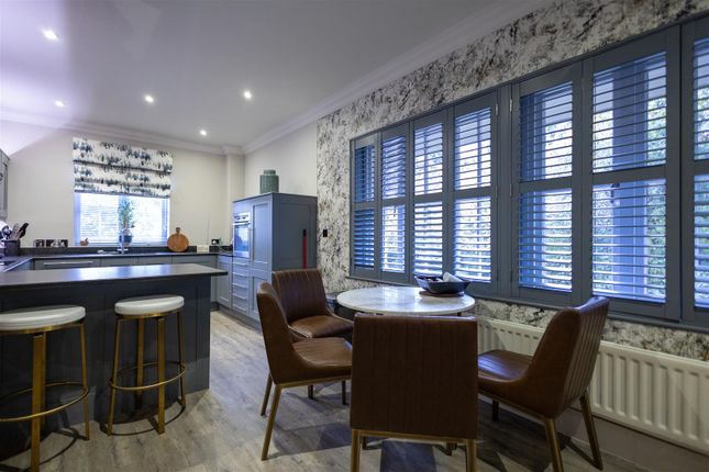 7 Stonegate, The Limes, Ingatestone photo 2