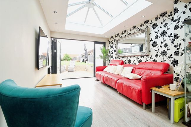 14, Kirkham Close, Barnsley photo 4