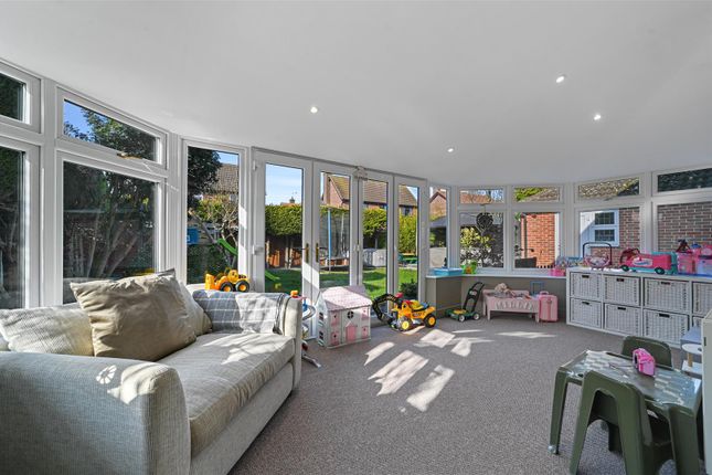 46, Hewitt Road, Harwich photo 4