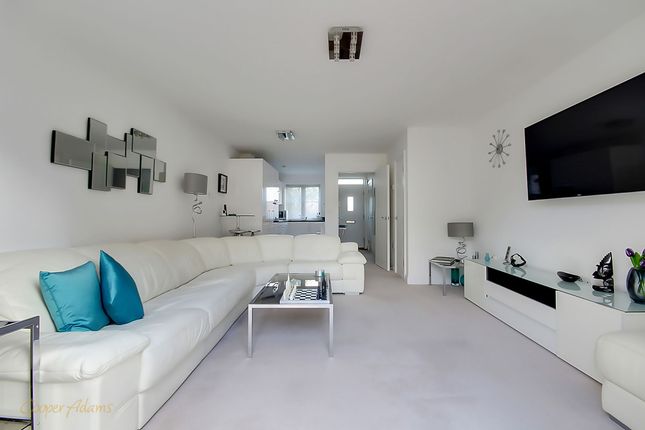 31 Cresswell Square, Littlehampton photo 3