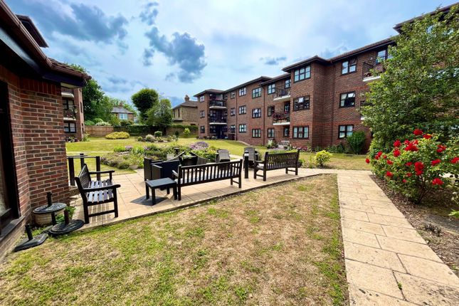 Flat for sale in Hatherley Crescent, Sidcup, Kent