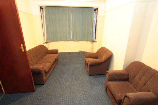 621, Greenford Road, Greenford photo 2