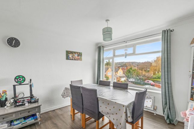 9 Russell House Cressington Place, Bourne End photo 4