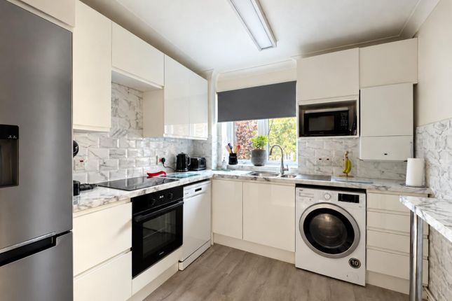37 Elm Court, Dyke Road, Brighton photo 2
