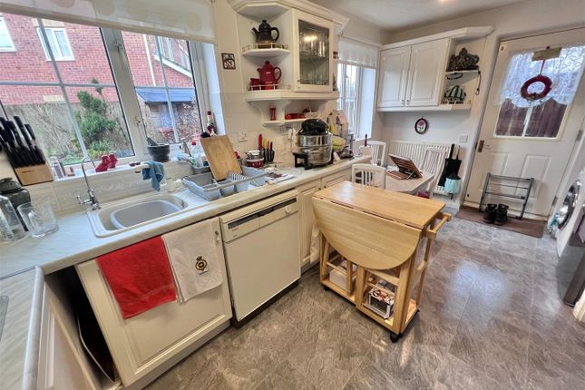 25, Sorrel Way, Gillingham photo 4