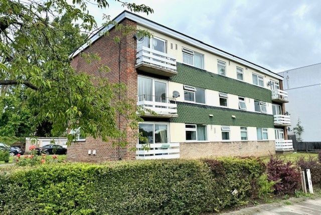Thumbnail Flat to rent in Fulwood Court, Kenton Road, Harrow