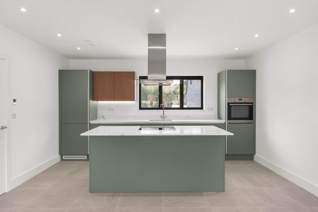 Gardeners Cottage, Dunmow Road, Bishop's Stortford photo 2