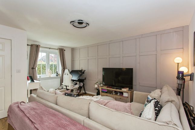 9, Broadstone Drive, Chorley photo 2