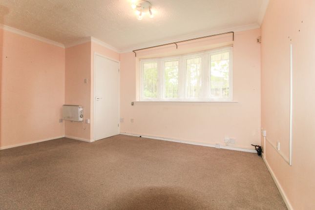 Turnberry Court, Watford photo 5