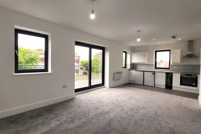 Thumbnail Flat to rent in Baker Street, Enfield