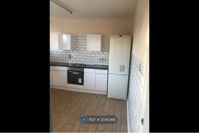 Thumbnail Flat to rent in Woodside Road, Stirling