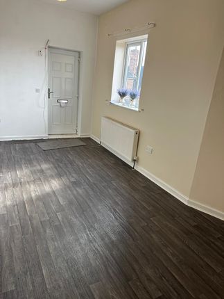 98c, Claypit Lane, Rotherham photo 2