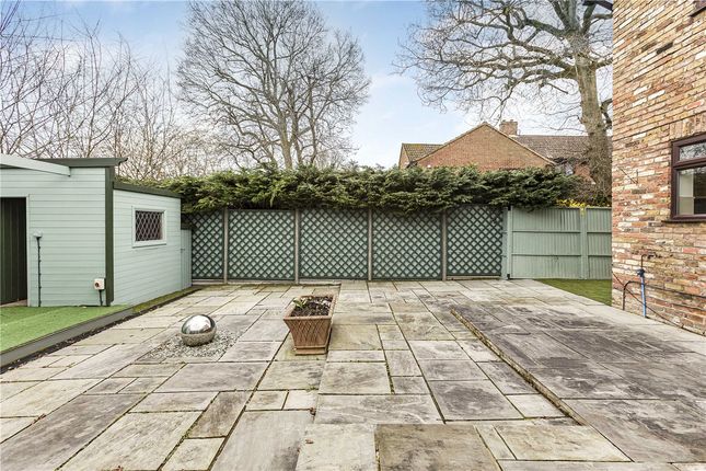 Country house for sale in Juniper Gardens, Welwyn, Hertfordshire