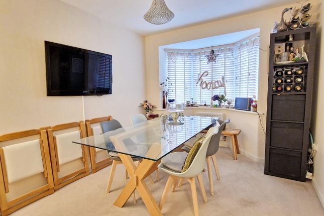 39, Whitelands Way, Bicester photo 4