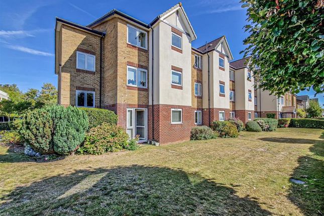Flat for sale in Station Road, Southend-On-Sea