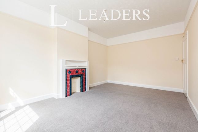 Flat 1, 122A, High Street, High Street photo 4