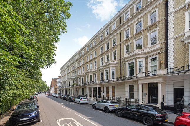 Thumbnail Flat for sale in Courtfield Gardens, London