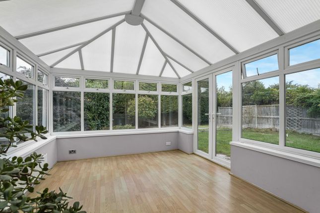12, Treelands Close, Cheltenham photo 3