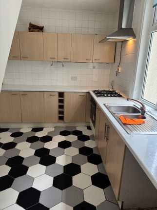 6 Eton Hill Road, Manchester photo 4