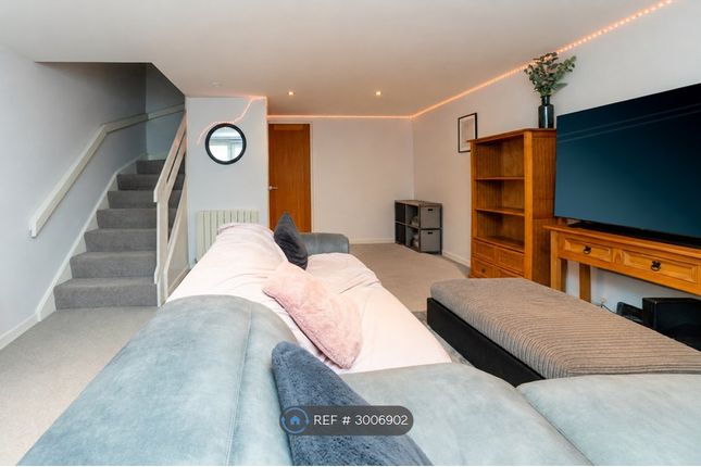 Bridge Place, Godmanchester, Huntingdon photo 2