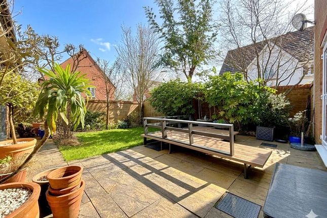 7, Yeats Close, Fareham photo 2