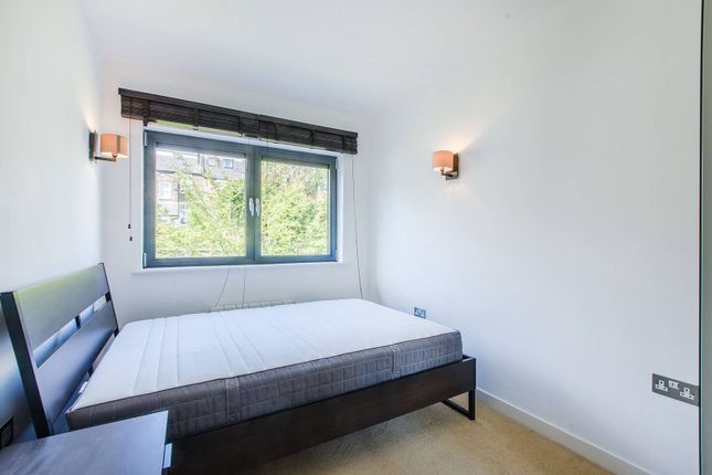 Terraced house to rent in Woodland Crescent, Greenwich, London