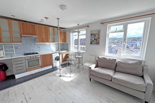 Top  Floor Flat, 7, Roundhill Crescent, Brighton photo 3