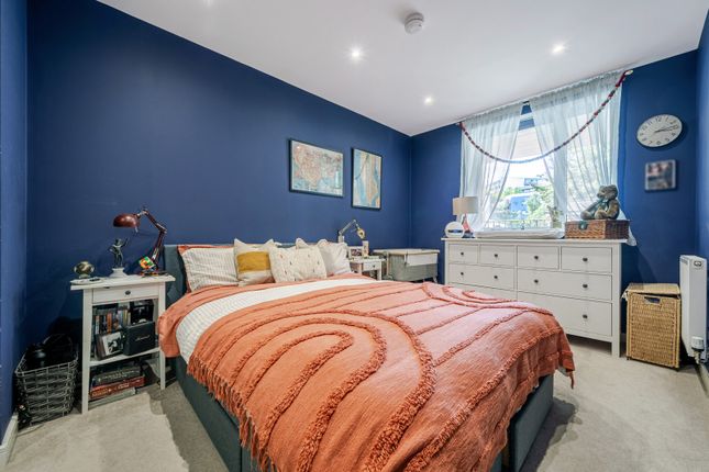 Flat 4, Teulon House, 66, Blackheath Road, London photo 4