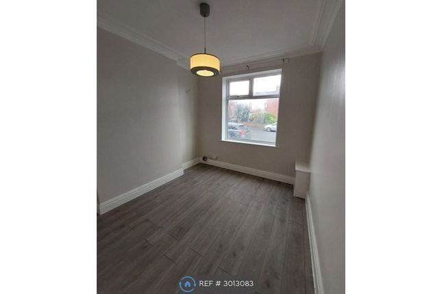 Whitegate Lane, Chadderton, Oldham photo 4